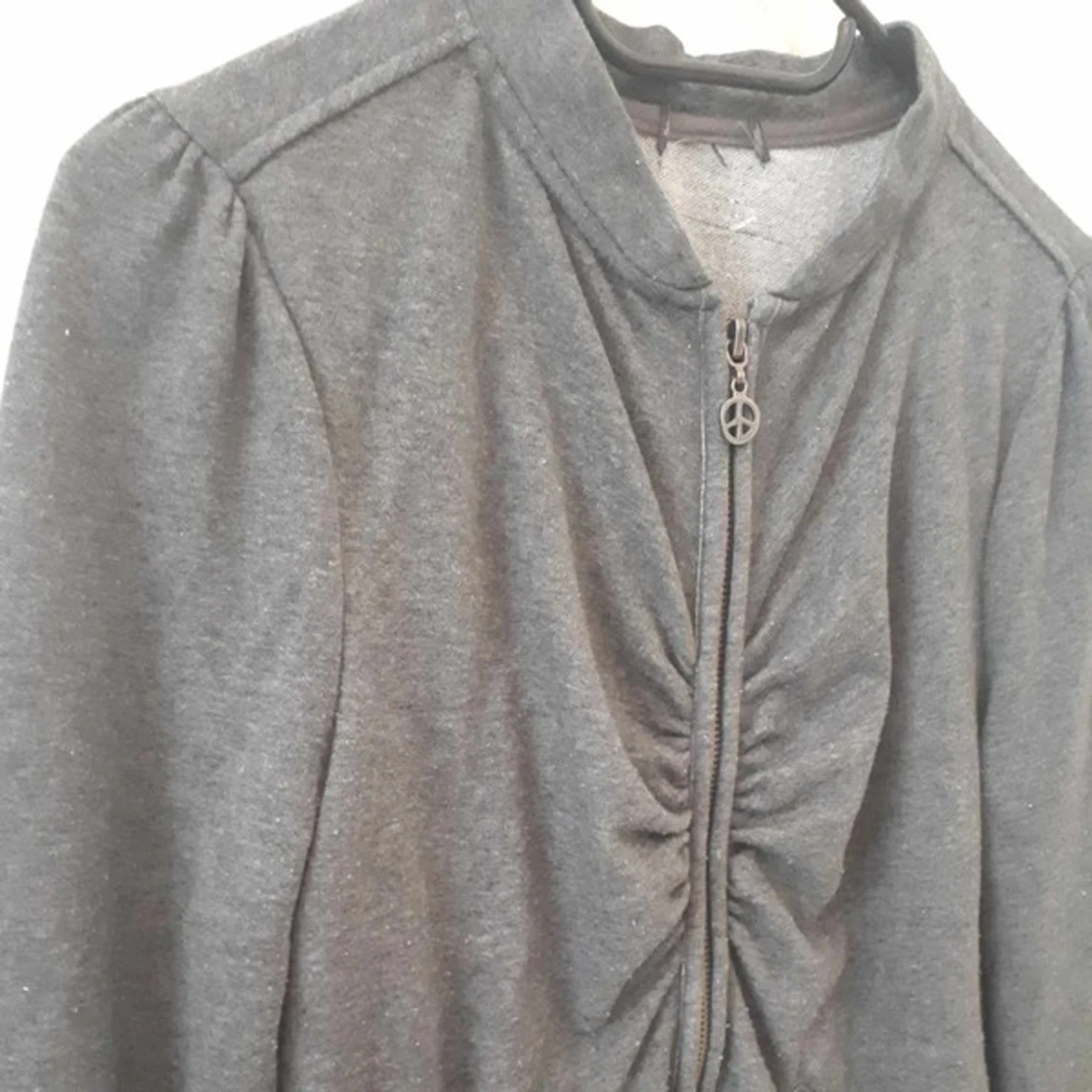 Grå tröja - 91