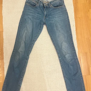 Wrangler jeans  - Lågmidjade vintage jeans från wrangler