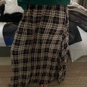 Rutig kjol  - Köpte denna kjolen på Sellpy men det är tyvärr för stor. 