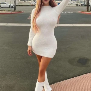 Snygg Klänning / Tunika - Helt ny !  - Säljer en helt ny klänning / tunika / tröja.  * Storlek: M * Helt Ny !  Pris endast 150 kr Skynda att fynda…