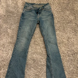 Low waist bootcut jeans  - Helt oanvända Low waist bootcut jeans från Gina Tricot i storlek 36💓 (Skriv för exakta mått) 