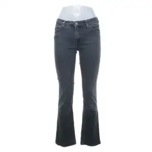 Jättefina gråa low waist jeans oanvända 