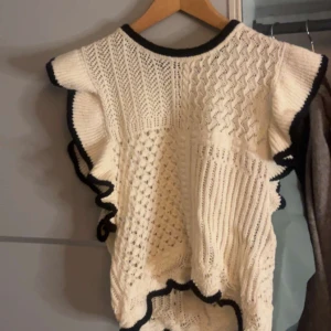 Zara topp - Supersöt zara topp. Storlek M och nyskick❤️Lägg gärna prisförslag