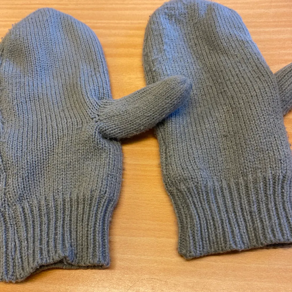 Perfekt för vintern, använda, handskar. . Övrigt.