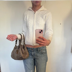 Stickad zip hoodie - Skriv om du har någon fråga🩷