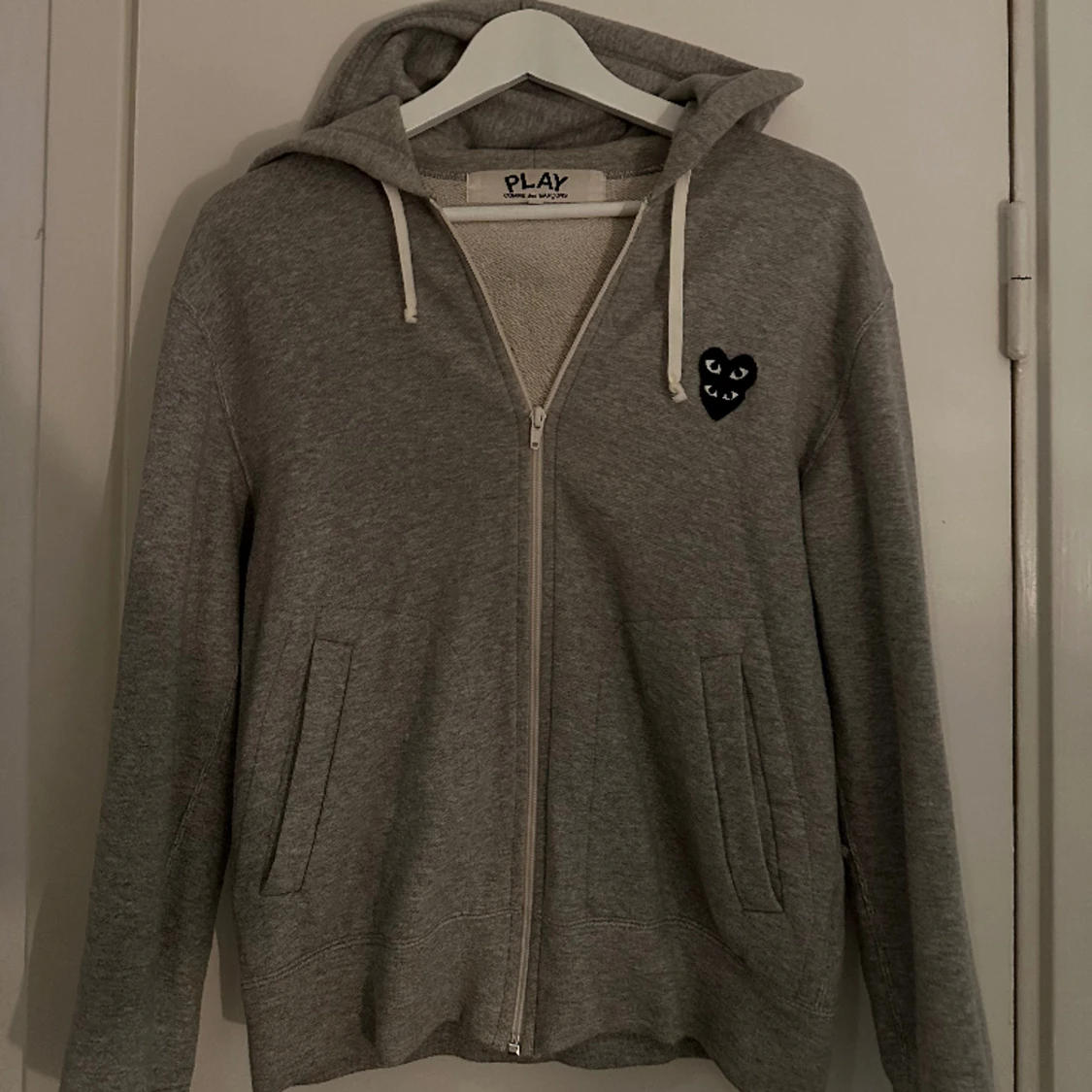Grå CDG zip hoodie