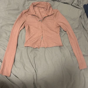 Tröja  - Bra skick. 