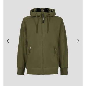 Cp company tröja med glasögon - Ny skick. Nypris 3 160kr på C.P. Company