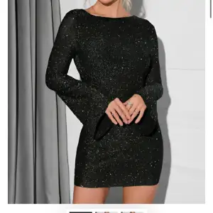 Säljer en jätte fin svart glittrig klänning med öppen rygg. Den är aldrig använd då jag köpte den nyligen men gick inte att lämna tillbaka så säljer den här istället. Är köpt för 920 kr men jag säljer den för 500 kr. 