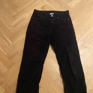 Manchester byxor - Manchester byxor storlek S från carlings märke. Säljer för att dom inte används och har haft dom i ett år. Pris kan diskuteras