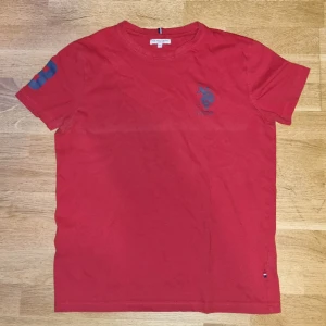 U.S Polo Assn T-Shirt - T-Shirten är köpt under vintern men den var för stor