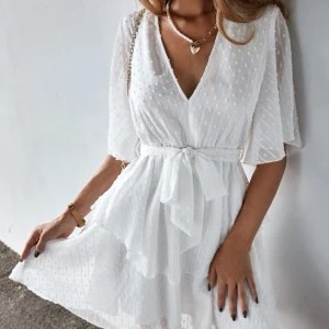 Vit studentklänning - Söt studentklänning från shein som aldrig använts