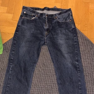Levis 751 baggy jeans - Säljer dessa då jag råkar köpa dom i fel storlek 2nd hand - as feta men lite för stora för mig :) Priset kan diskuteras vid snabb affär!