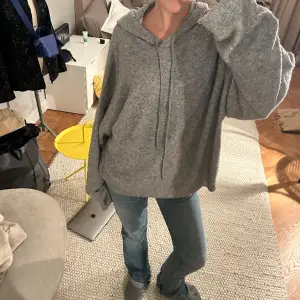 En hoodie som passar perfekt till vardags.