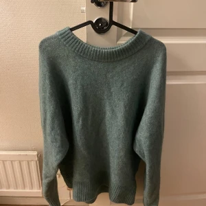 Stickad tröja  - Grön stickad mysig tröja💞