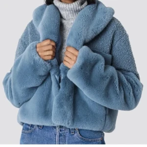 Jacka samsoe samsoe  - Pälsjacka från samsoe samsoe i mycket bra skick ✨