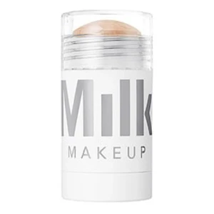 Milk Highligter  - Säljer min milk Highligter som aldrig är använd! Locket är fortfarande på 💕 Jag råkade beställa två istället för en! Den är jätte bra och man ser naturlig glowig ut! Färgen är i Lit:champagne ❤️köpt för 275kr 💕