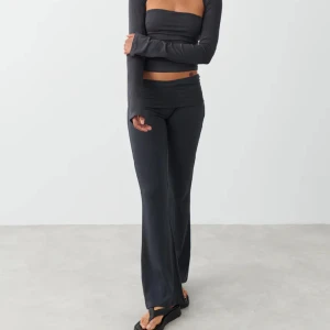 Gina tricot - yoga pants - Använda 1 gång. Köpt för 359kr. Storlek small