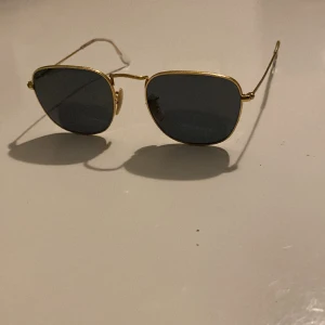 Ray ban solglasögon - AVIATOR CLASSIC SKICK 8/10 Pris kan diskuteras! 