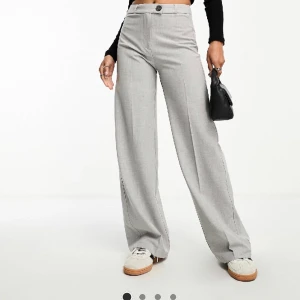 Kostymbyxor  - Kostymbyxor från Bershka petite, endast testade. Strl xs. 