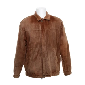 Snygg mocka jacka - Snygg Retro brun mocka jacka i storlek M/L   I bra skick använd lite  Pris kan diskuteras 🫶