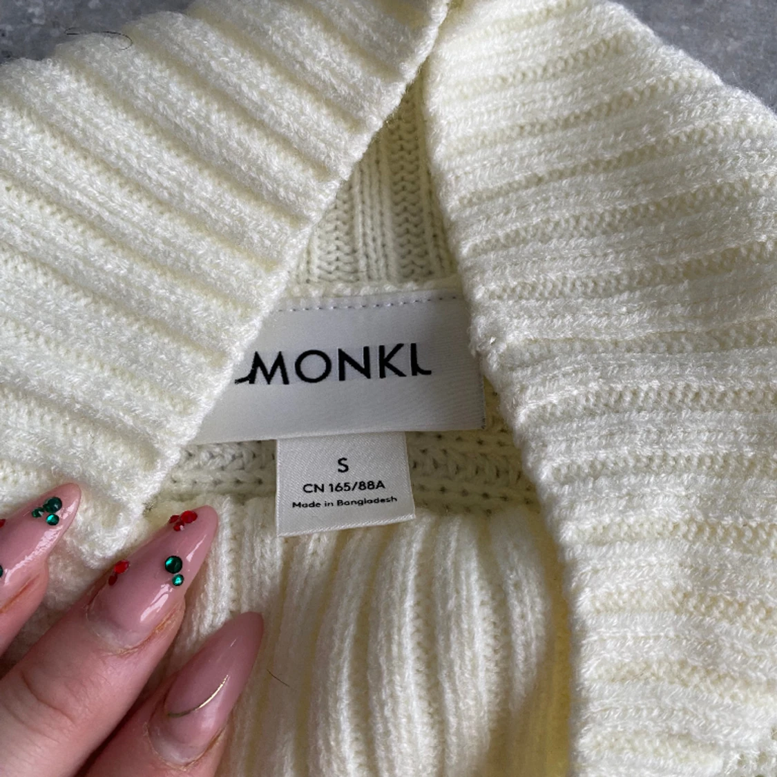 Vertikalstickad tröja med halvpolo - 91