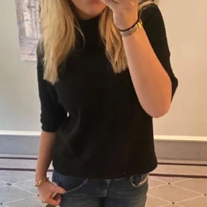 Snygg Trekvartsärmad  - Super snygg trekvartsärmad tröja som man kan ha till allt. Helt ny skick och passar mig som vanligtvis har xs/s