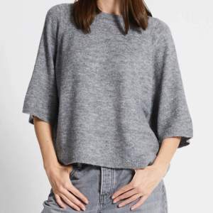 Säljer denna slutsålda populära tröjan från lager157🤍 200+frakt