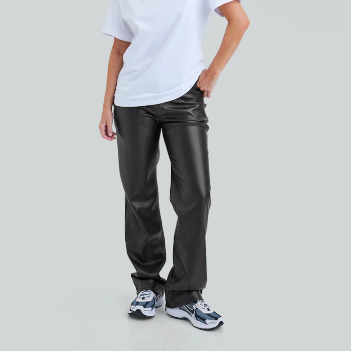 Svarta läderbyxor  - 90