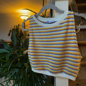 Virkad topp från Zara - Nyskick. Storlek S/36. 