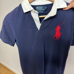 Ralph Lauren  - En Ralph Lauren tröja som inte kommer till användning. Säljer åt min bror. Tröjan är i fint skick. 