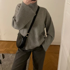 Svart väska  - Helt oanvänd svart väska🫶🏼