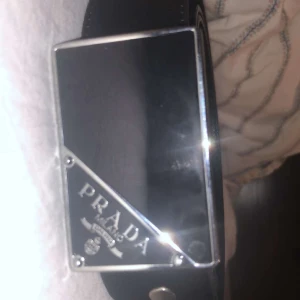 prada bälte - aldrig använt och perfekt till alla outfits, Rëpš