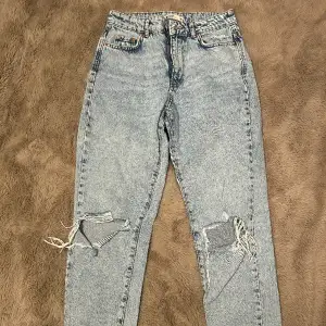 Jeans stl 34 från Gina tricot, okey skick