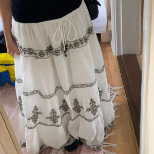 Zara kjol  - Superfin