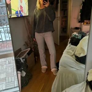 Jeans  - Weekday ljus gråa jeans, bra skick!