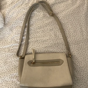 Väska - Den här väska är i ett jätte bra skick 