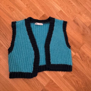 Stickad väst  - Stickad väst zara 