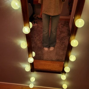 Bootcut jeans Weekday - Säljer mina bootcut jeans från weekday som jag köpte för ca ett år sedan, men har tyvärr inte används så mycket💝💝 Jag köpte dem för ca550kr men säljer dem nu för 350kr💞