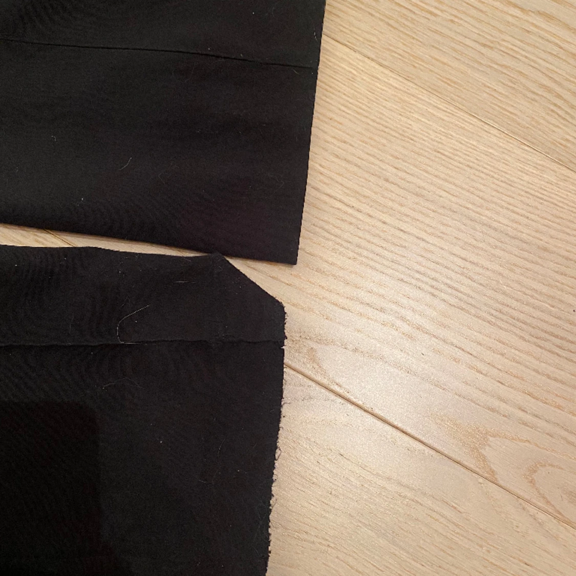 Svarta kostymbyxor  - 91