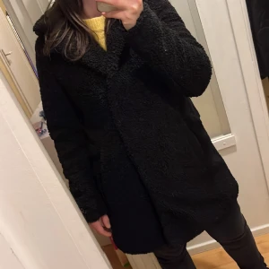 Noisy May teddy jacka  - Teddy jacka från noisy may använder i bara några gånger. Urban style, cozy and warm