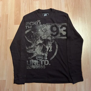 Ecko longsleeve - Ecko longsleeve fire asf🤤🙏tjockare än en vanlig longsleeve typ som en sweater🙏🩷pm för mått