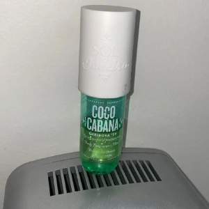 Säljer min Coco Cabana från Sol de Janeiro som ej görs längre. Ungefär halva kvar 45/90ml, först till kvarn eller högst bud gäller🤍  !!!!!Bud är bindande!!!!!