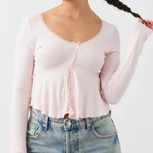 Topp Gina  - Superfin, slutsåld topp från Gina, helt ny med prislappen kvar✨Strl xs men passar även s