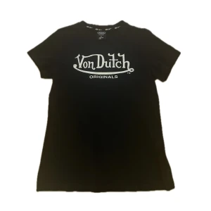 Von Dutch t-shirt - Som ny - använt ca 1 gång 
