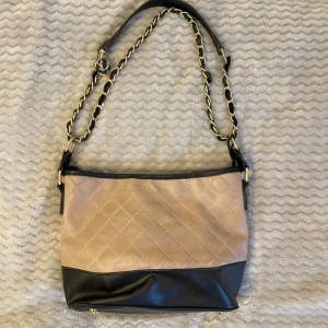 Handväska - Handväska 