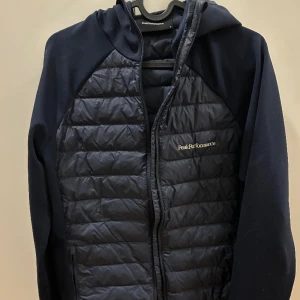 Peak Performace jacka - Lättare vindjacka. Gott skick :)