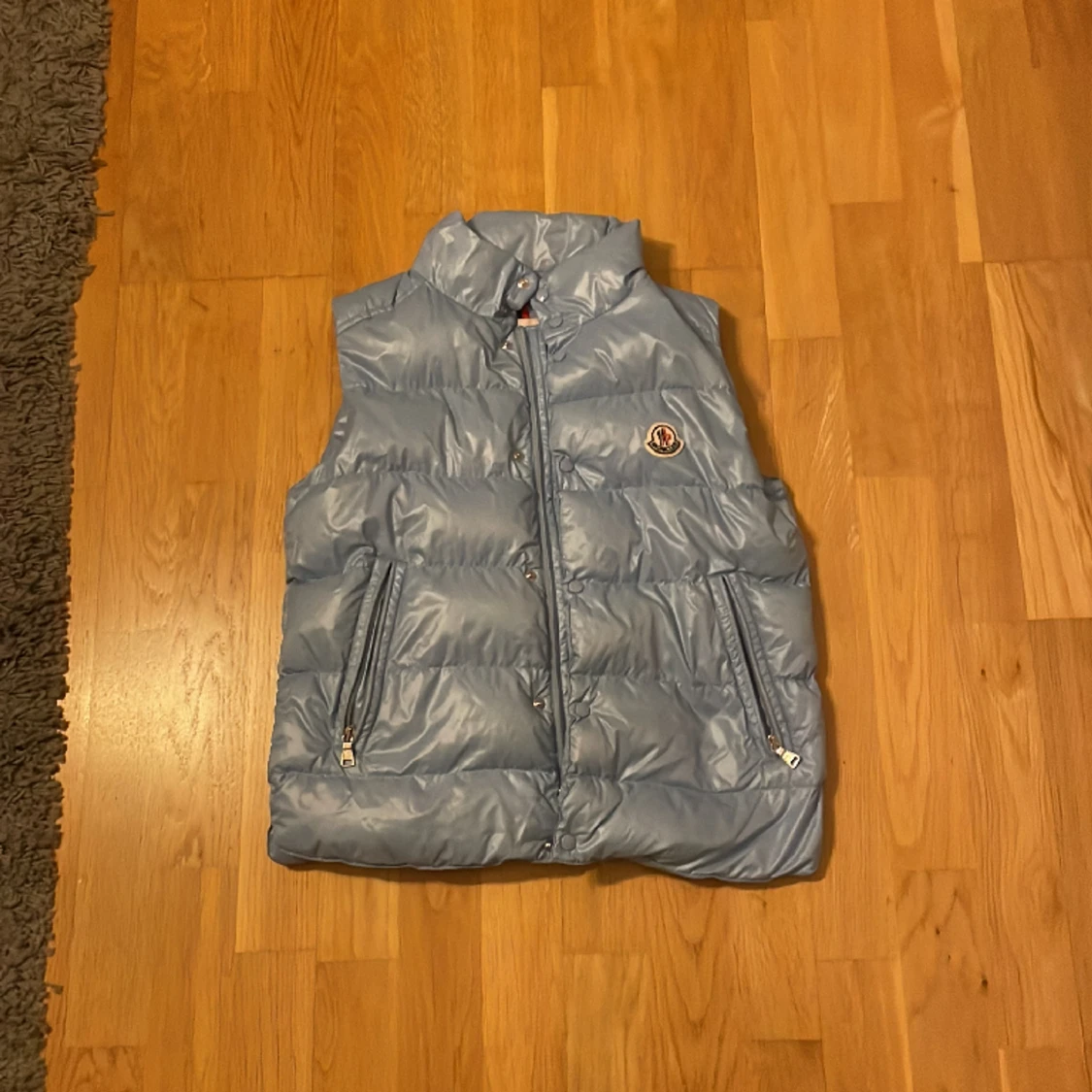 2 olika västar. Moncler och polo ralph lauren. - 90