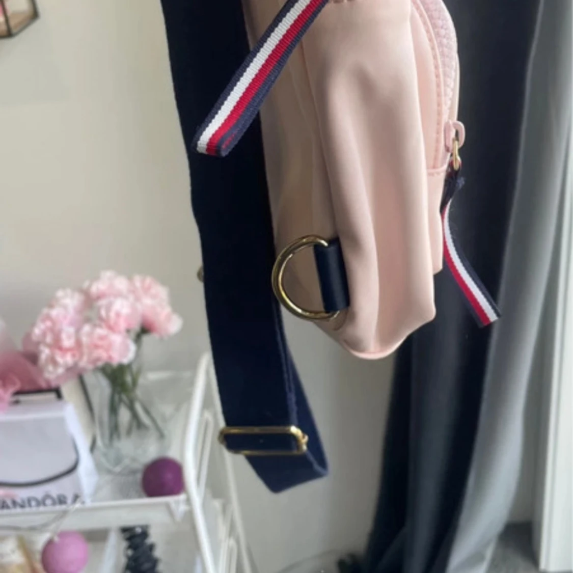 Tommy hilfiger väska - 90