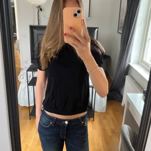 Stickad t-shirt - Stickad t-shirt som inte kommer till användning💓klicka köp nu